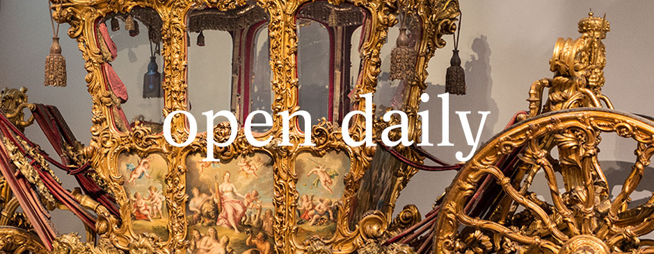 Banner 2 - &quot;open daily&quot;
